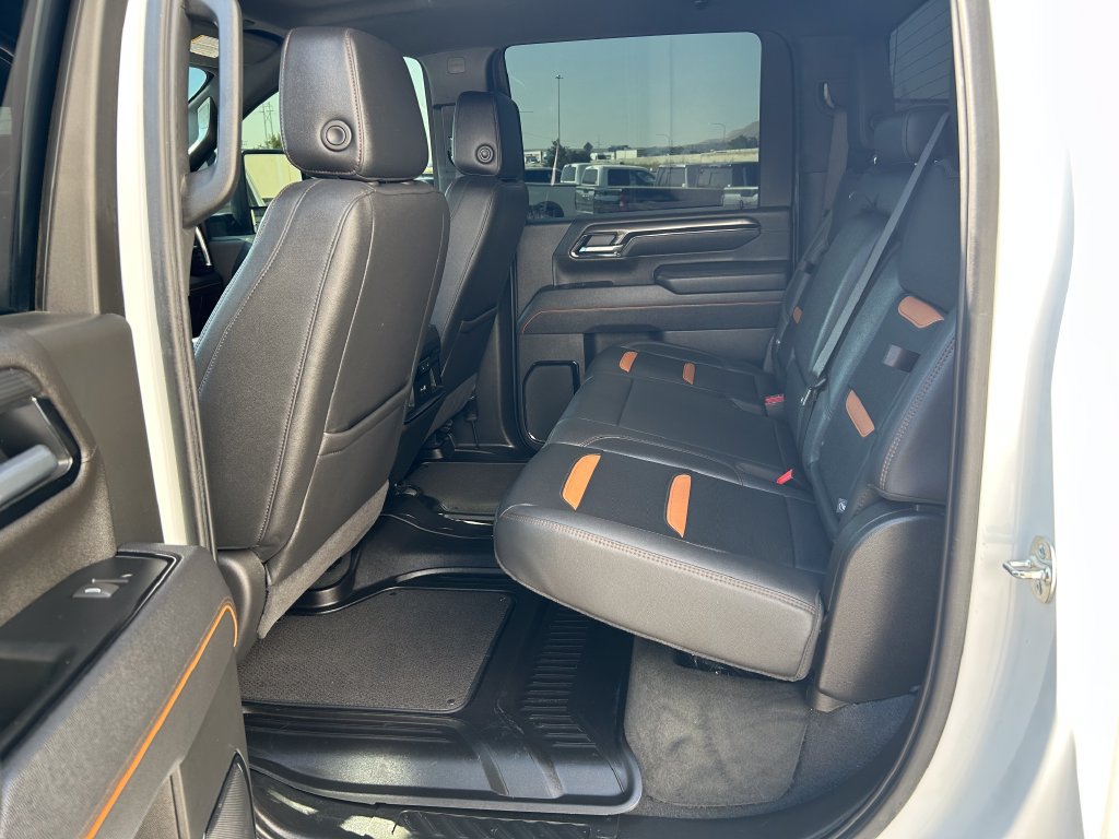 Used 2025 GMC Sierra 2500 AT4 AWD/4WD image 9
