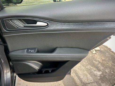 Used 2023 Alfa Romeo Stelvio Sprint image 29