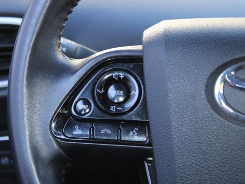 Used 2020 Toyota Prius Prime LE image 25