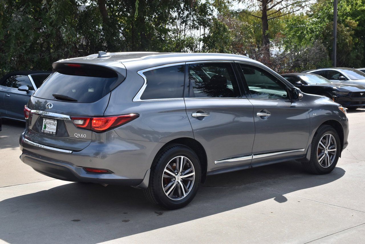 Used 2019 INFINITI QX60 Luxe w/ Essential Package FWD image 7