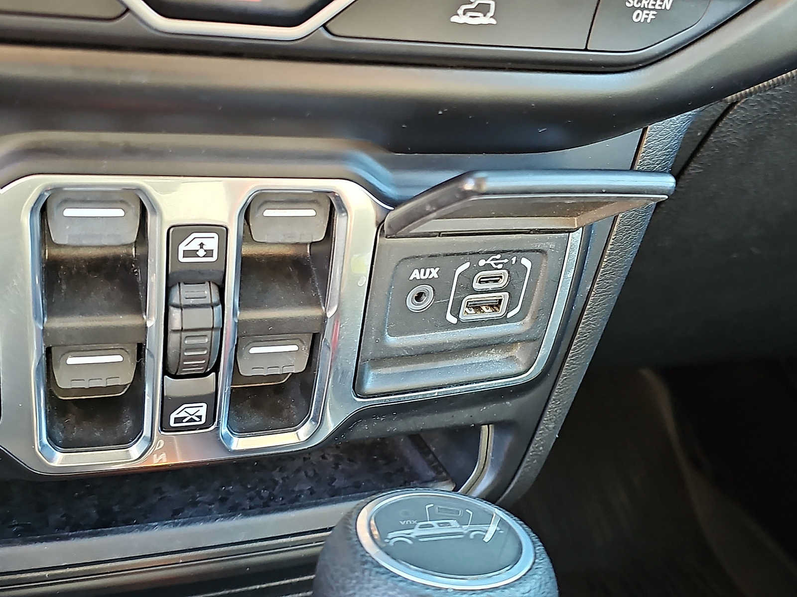 Used 2021 Jeep Gladiator Sport AWD/4WD image 23