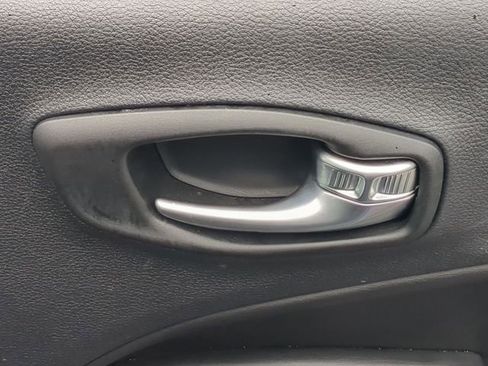 Used 2020 Jeep Compass Sport image 36