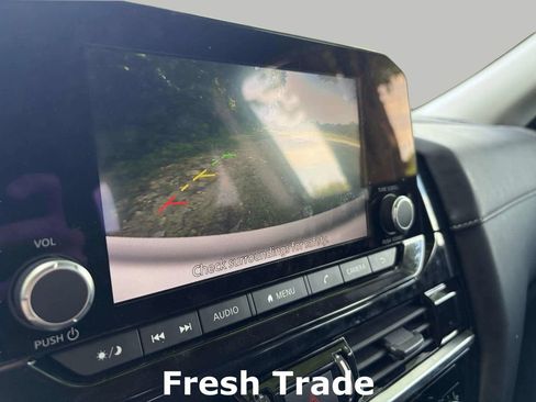 Used 2024 Nissan Pathfinder SV AWD/4WD image 14