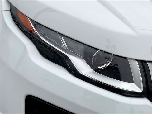 Used 2018 Land Rover Range Rover Evoque SE image 29