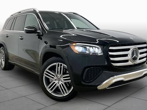 Certified 2025 Mercedes-Benz GLS 450 4MATIC image 3