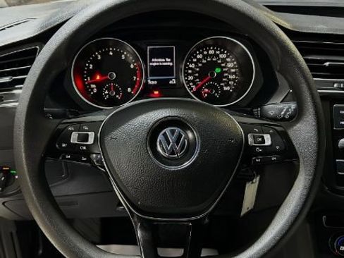 Used 2018 Volkswagen Tiguan S image 12