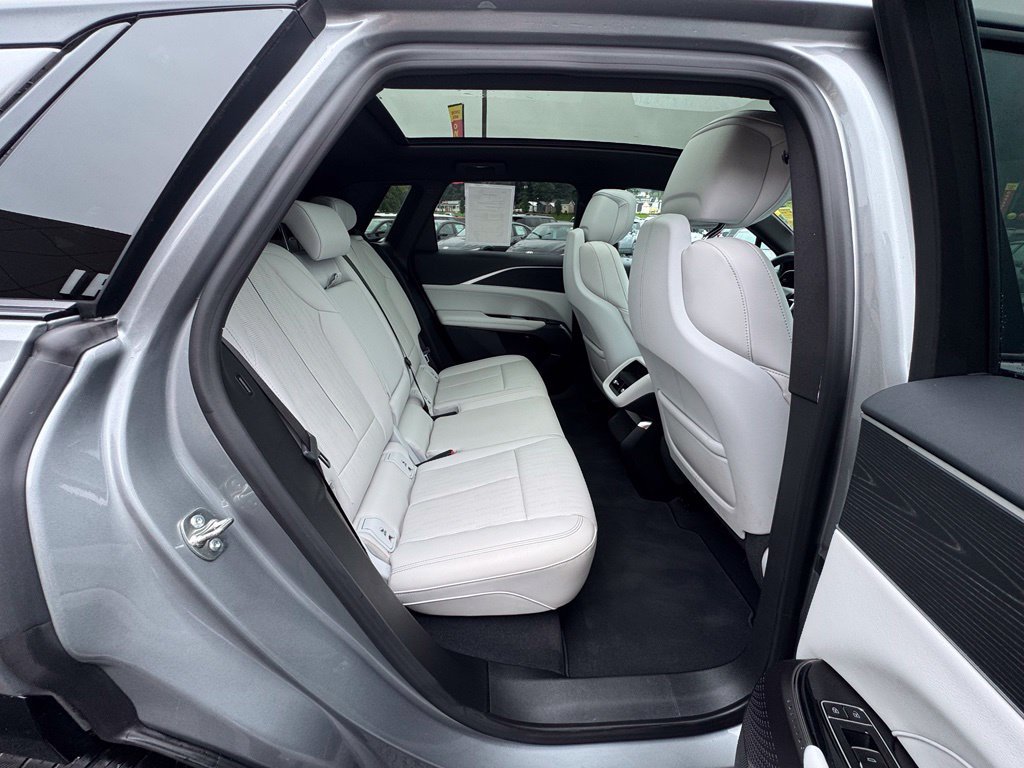 Used 2025 Cadillac Lyriq Sport AWD/4WD image 26