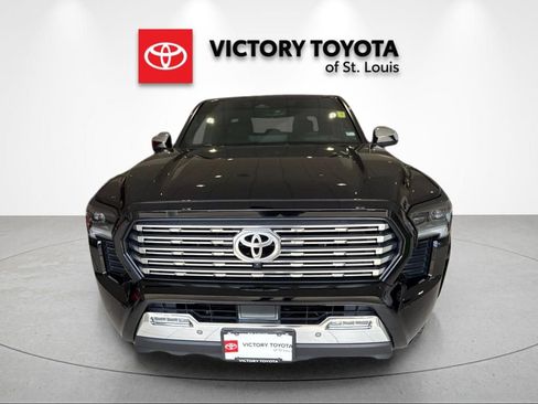 Used 2025 Toyota Tacoma Limited image 8