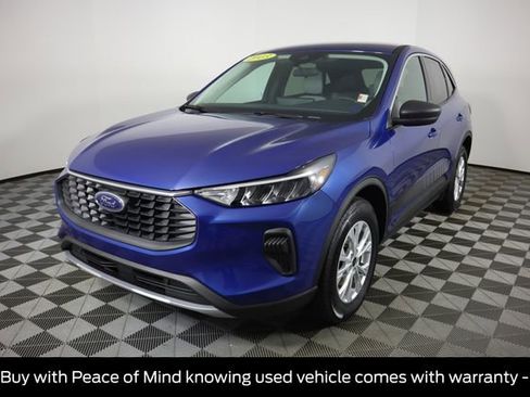 Used 2023 Ford Escape Active w/ Tech Pack #1 AWD/4WD image 10