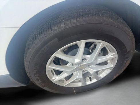 Used 2024 Chevrolet Equinox LS w/ LS Convenience Package FWD image 39