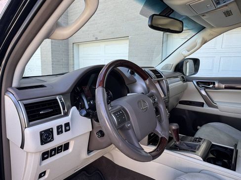 Used 2014 Lexus GX 460 w/ Premium Package AWD/4WD image 14