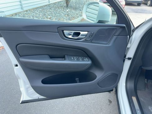 Used 2019 Volvo XC60 T5 Inscription w/ Protection Package Premier image 12