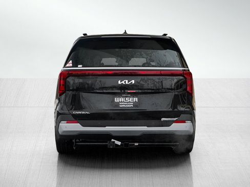 New 2026 Kia Carnival EX FWD image 5