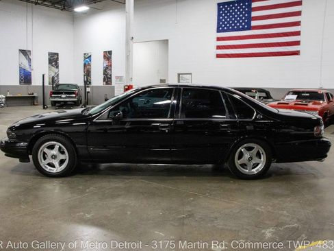 Used 1994 Chevrolet Impala SS image 3