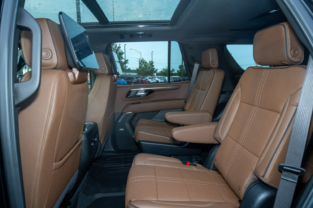 New 2026 Chevrolet Tahoe High Country AWD/4WD image 17