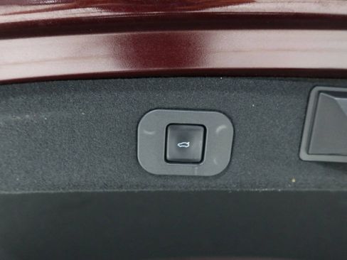 Used 2020 Lincoln Continental Reserve FWD image 25