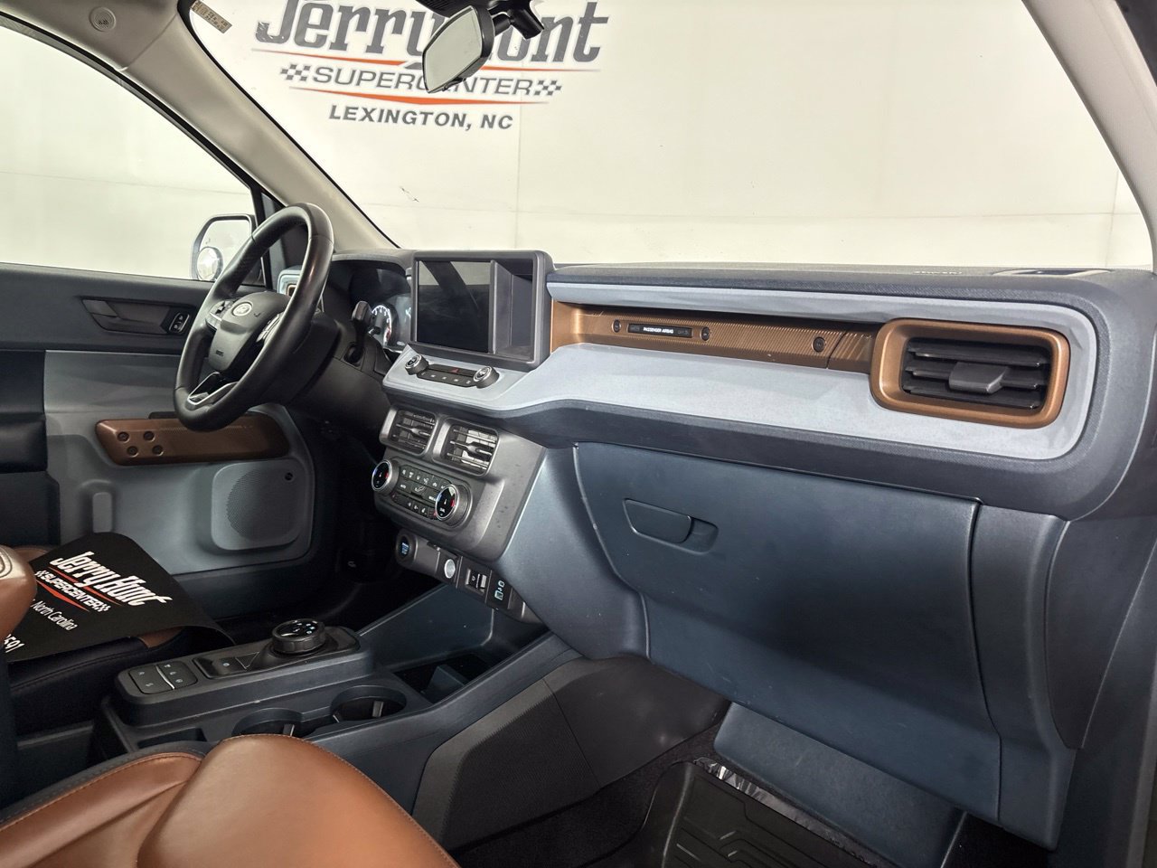 Used 2024 Ford Maverick Lariat w/ FX4 Off-Road Package AWD/4WD image 29