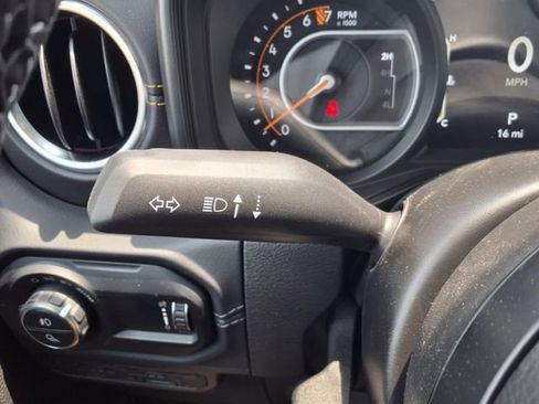 New 2025 Jeep Gladiator Sport image 24