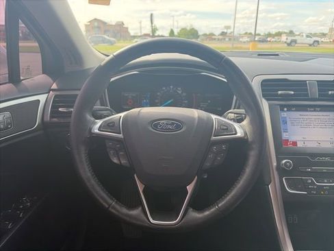 Used 2019 Ford Fusion SEL FWD image 15