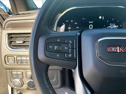 Used 2023 GMC Yukon XL AT4 w/ AT4 Premium Package AWD/4WD image 13