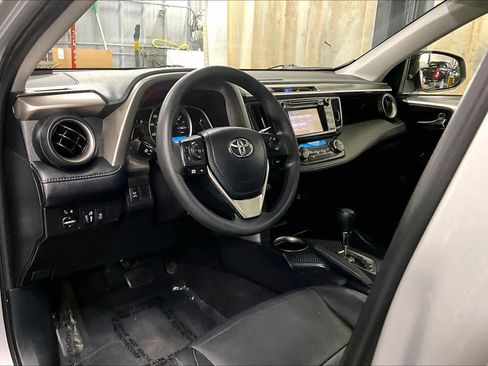 Used 2015 Toyota RAV4 XLE image 18