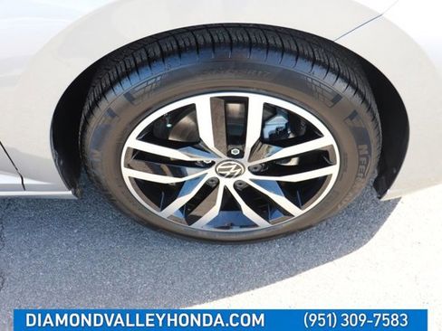 Used 2025 Volkswagen Jetta SE image 25