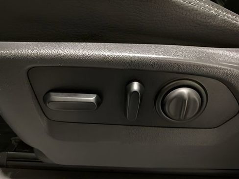 Used 2020 GMC Sierra 3500 Denali w/ Denali Ultimate Package AWD/4WD image 12