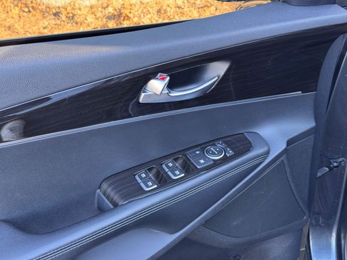 Used 2020 Kia Sorento LX image 20