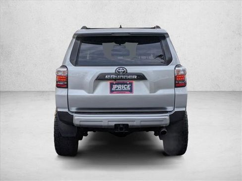 Used 2018 Toyota 4Runner TRD Off-Road Premium AWD/4WD image 7