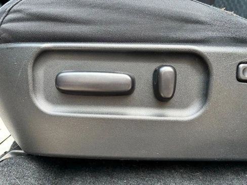 Used 2020 Toyota Tacoma SR5 AWD/4WD image 25