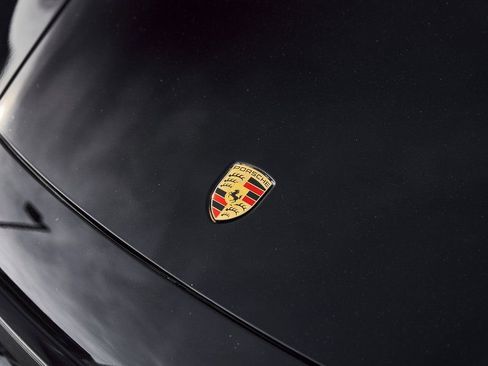 Used 2022 Porsche 911 Turbo S image 8