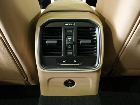 Used 2025 Porsche Macan image 26