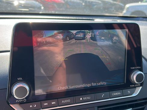 Used 2023 Nissan Altima 2.5 SR image 14