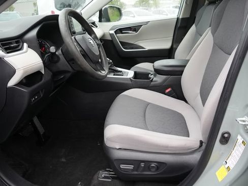 Used 2022 Toyota RAV4 XLE FWD image 21