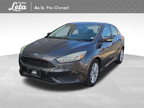 Used 2015 Ford Focus SE image 1