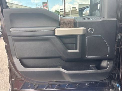 Used 2019 Ford F250 Lariat w/ Lariat Ultimate Package AWD/4WD image 13