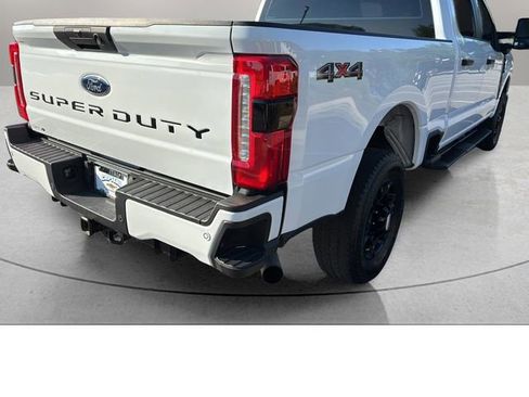 Used 2024 Ford F250 XL w/ STX Appearance Package AWD/4WD image 12