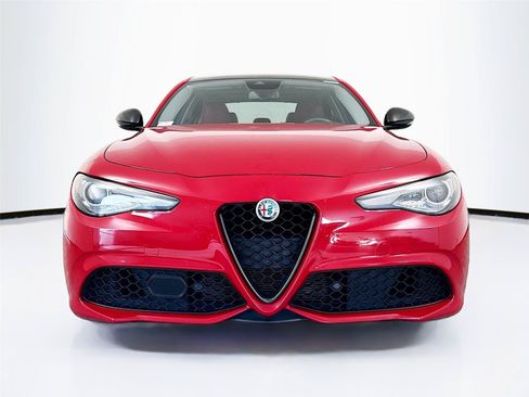 Used 2019 Alfa Romeo Giulia Ti Sport w/ Quick Order Package 22U Sport RWD image 8