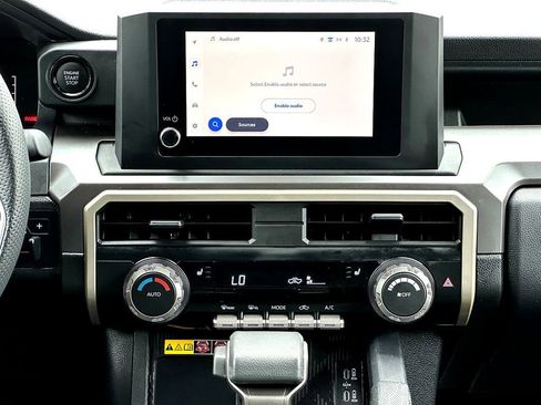 Certified 2025 Toyota Tacoma SR5 w/ SR5 Upgrade Package AWD/4WD image 24