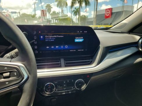 Used 2025 Chevrolet Trax LT w/ Driver Confidence Package FWD image 24