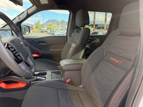 Used 2025 Nissan Frontier Pro-X w/ Pro Convenience Package image 12