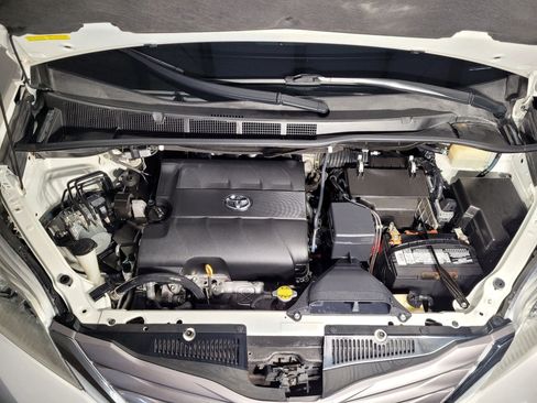 Used 2016 Toyota Sienna XLE image 53