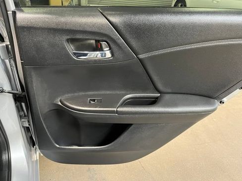 Used 2015 Honda Accord EX-L image 13