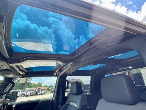 New 2025 GMC Hummer EV 3X w/ LPO, Dark Essentials Package image 21