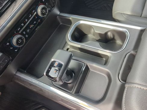 Used 2025 Chevrolet Silverado 1500 LTZ image 19