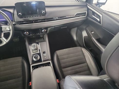 Used 2023 Mitsubishi Outlander SE image 16