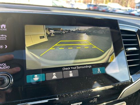 Used 2020 Honda Pilot Touring image 14