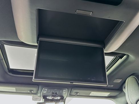 Certified 2025 Toyota Sienna Platinum AWD/4WD image 22