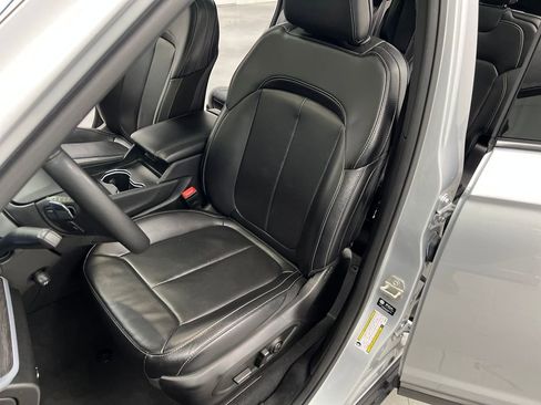 Used 2024 Jeep Grand Cherokee L Limited w/ Luxury Tech Group II image 9