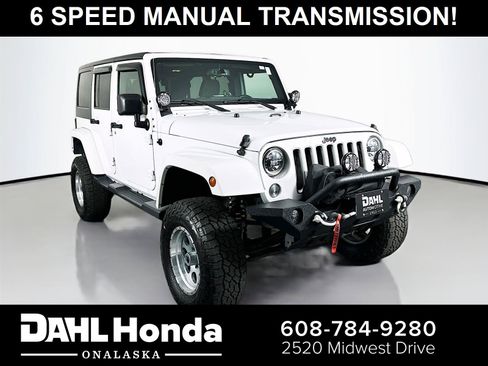 Used 2015 Jeep Wrangler Unlimited Sahara w/ Connectivity Group AWD/4WD image 1